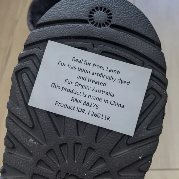 Uggs - Picture 4 of 4